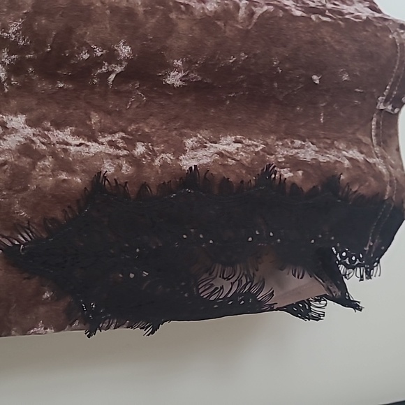 Velour slip with lace, Medium - Picture 3 of 3